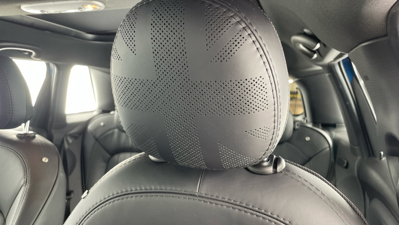 MINI Hatchback 1.5 Cooper Exclusive Premium 5dr Auto Petrol Hatchback